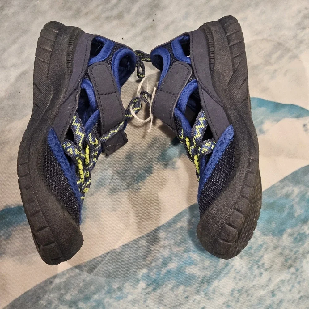 OshKosh Toddler Boys Water Sandals Size 8 Closed Toe Blue Green Outdoor Shoes